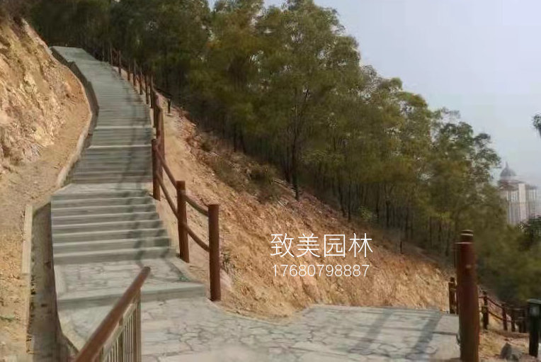 水泥仿树纹围栏施工