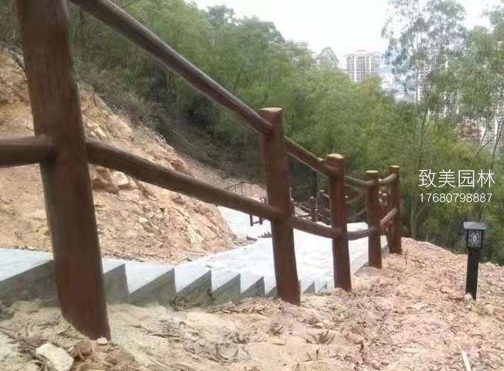 水泥仿树纹围栏施工2